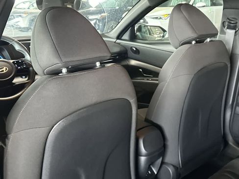 Used 2025 Hyundai Elantra Sport FWD image 23