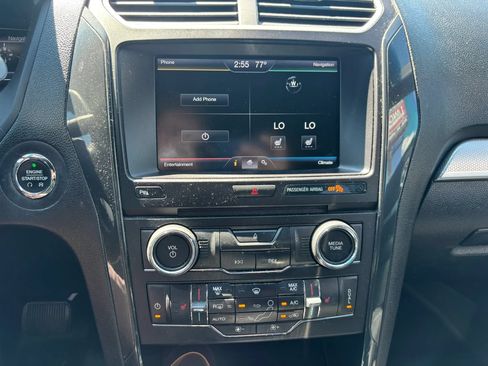 Used 2016 Ford Explorer XLT w/ Equipment Group 202A FWD image 23