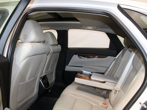 Used 2018 Cadillac XTS Luxury image 9