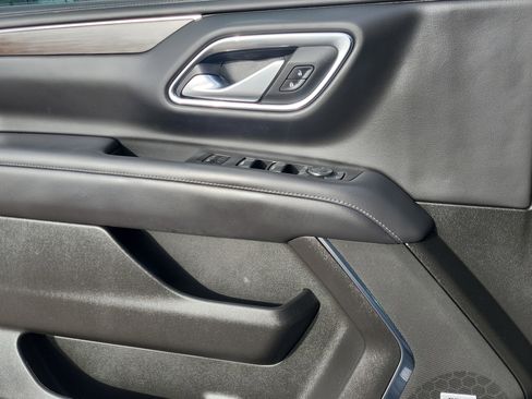 Used 2022 Chevrolet Tahoe Z71 w/ Luxury Package image 6