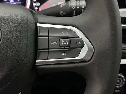 Used 2022 Jeep Compass Latitude FWD image 21