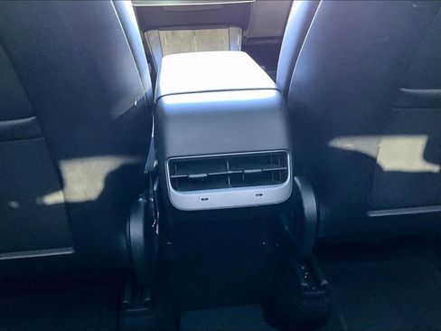 Used 2023 Tesla Model Y Performance image 20