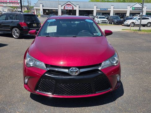 Used 2017 Toyota Camry SE FWD image 2