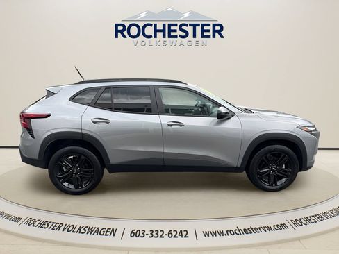 Used 2024 Chevrolet Trax ACTIV w/ Sunroof Package FWD image 7