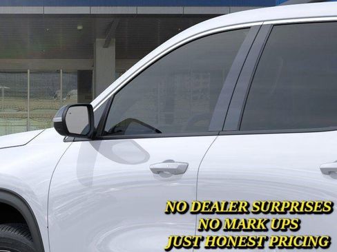 New 2026 Chevrolet Traverse LT FWD image 12