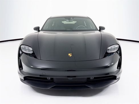 Used 2022 Porsche Taycan image 6