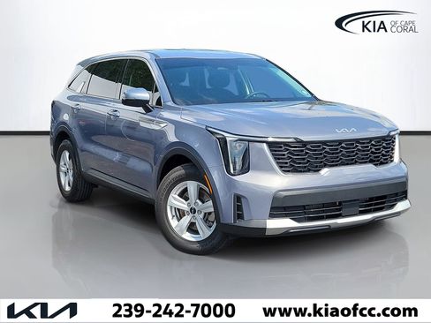 Certified 2025 Kia Sorento LX FWD image 1