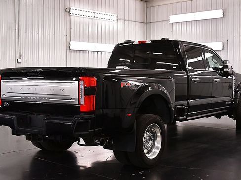Used 2023 Ford F450 Platinum w/ FX4 Off-Road Package AWD/4WD image 7