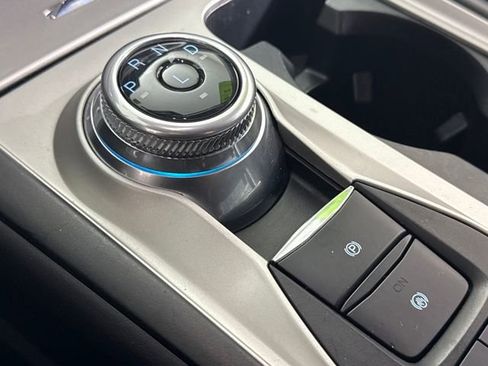 Used 2023 Ford Explorer XLT image 27