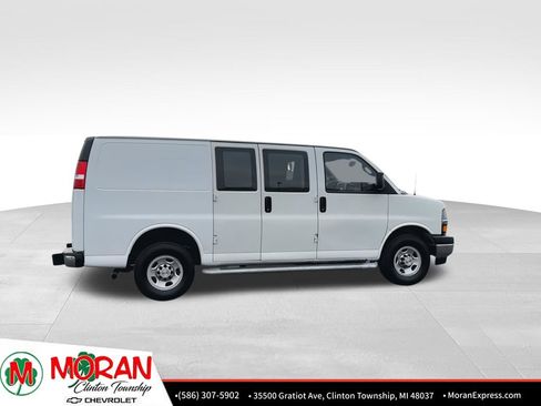 Used 2024 Chevrolet Express 2500 w/ Driver Convenience Package image 11
