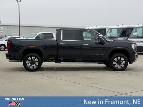 New 2026 GMC Sierra 2500 Denali w/ Denali Reserve Package AWD/4WD image 3