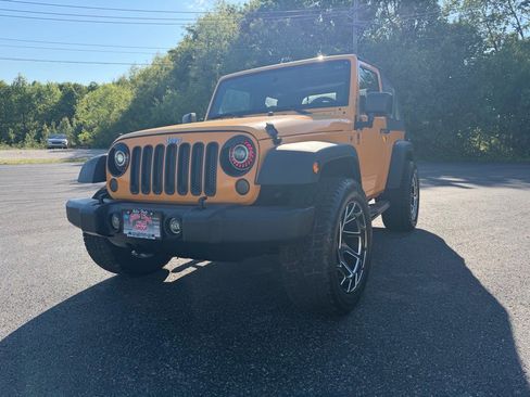 Used 2012 Jeep Wrangler Sport AWD/4WD image 9