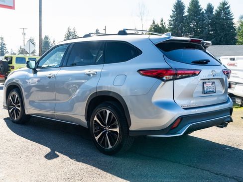 Used 2021 Toyota Highlander XSE image 4
