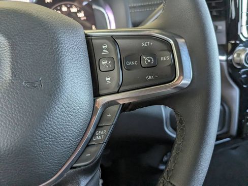 Used 2026 RAM 2500 Laramie AWD/4WD image 18