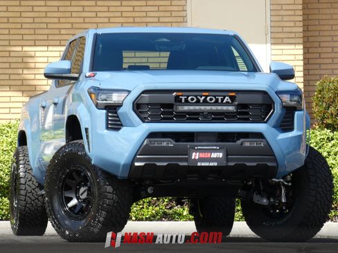 Used 2026 Toyota Tacoma SR5 AWD/4WD image 3