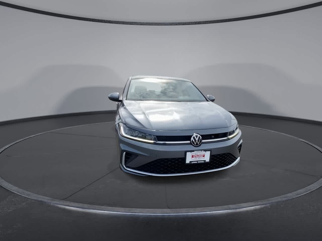 Used 2025 Volkswagen Jetta SE FWD image 3
