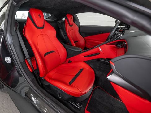 Certified 2022 Ferrari Roma Base image 14