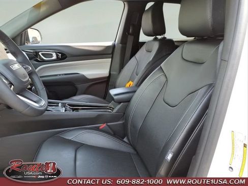 Used 2025 Jeep Compass Limited w/ Elite Group AWD/4WD image 27