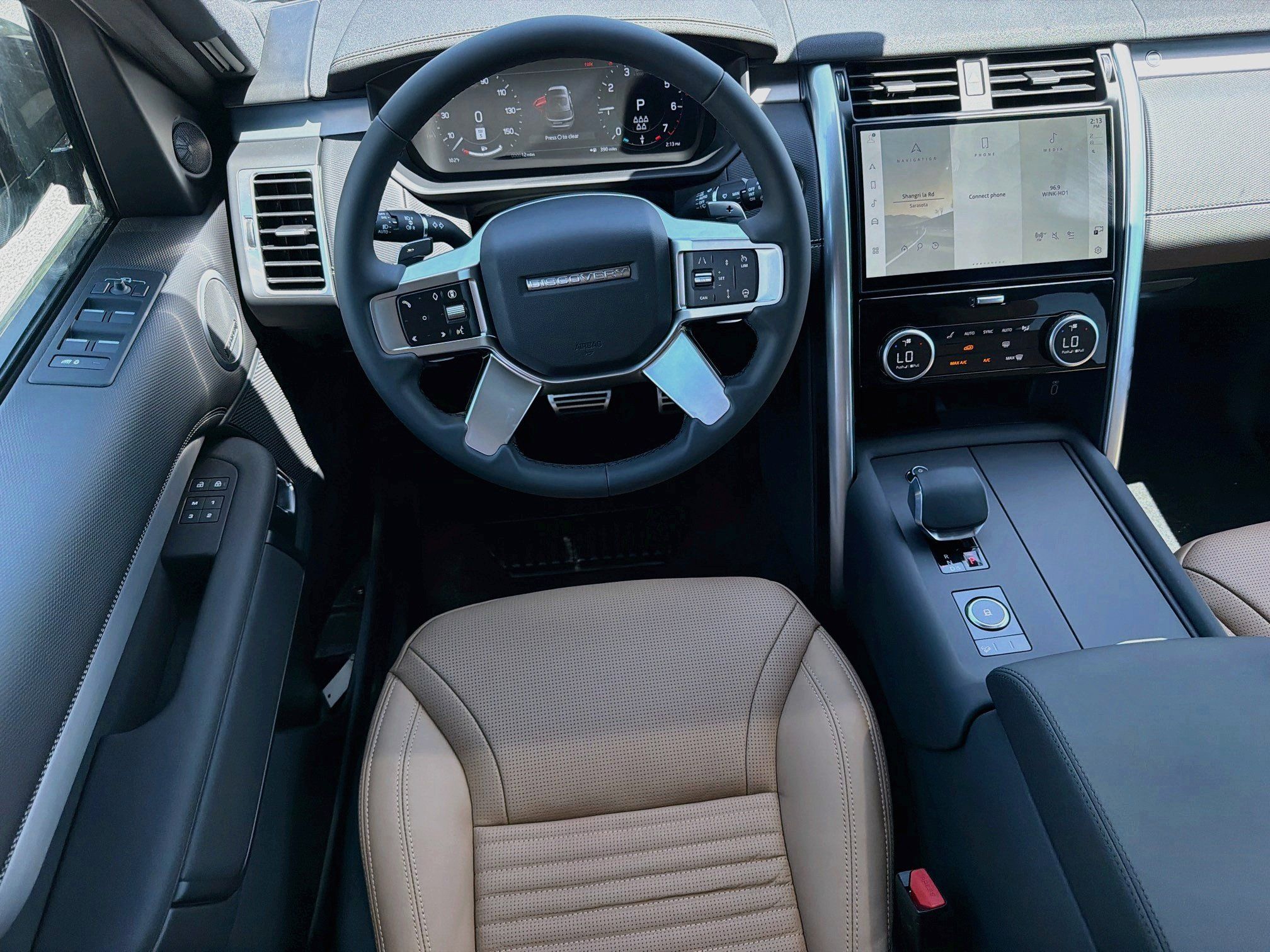 New 2026 Land Rover Discovery Limited Edition AWD/4WD image 18