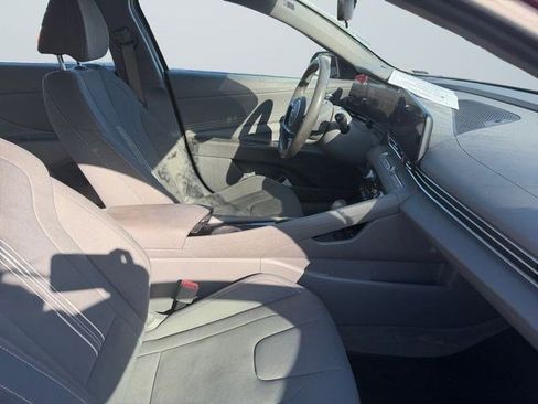 Certified 2023 Hyundai Elantra SEL w/ Convenience Package image 18