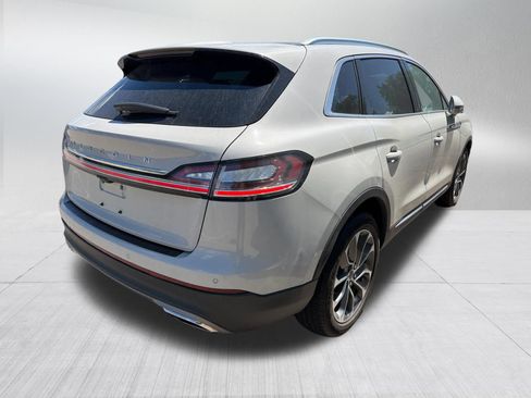 Used 2022 Lincoln Nautilus Reserve AWD/4WD image 3