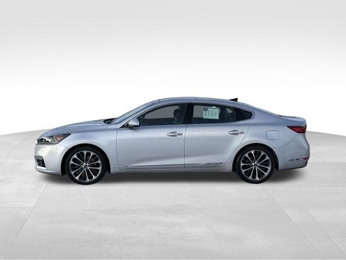 Used 2018 Kia Cadenza Technology image 2