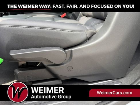 Used 2025 Chevrolet Traverse LT AWD/4WD image 21