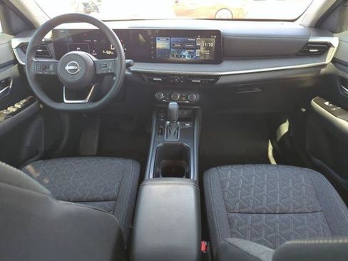 Certified 2025 Nissan Kicks SV w/ SV Premium Package AWD/4WD image 22