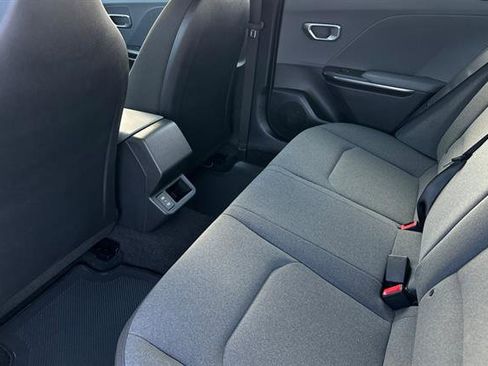 New 2025 Kia K4 LXS image 13