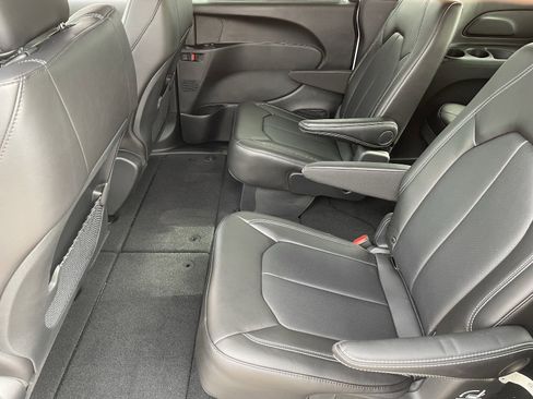 New 2026 Chrysler Voyager LX image 16