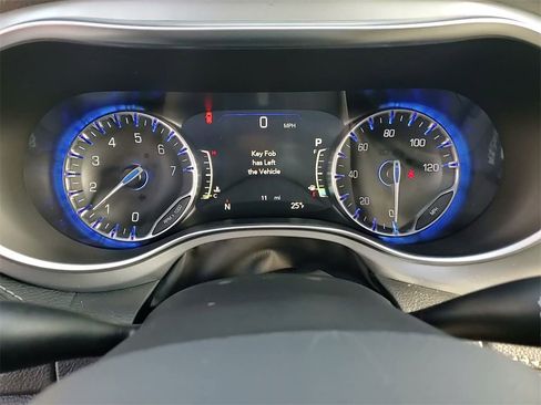 New 2026 Chrysler Pacifica Limited w/ Uconnect Theater Family Group image 27