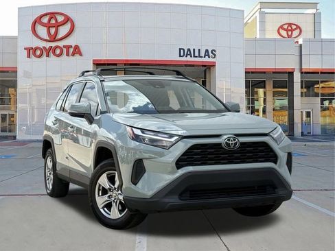 Used 2022 Toyota RAV4 XLE w/ Convenience Package image 1