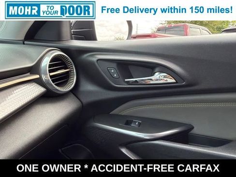 Used 2024 Chevrolet Trax ACTIV w/ Sunroof Package FWD image 29