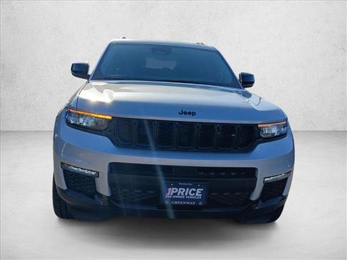 Used 2024 Jeep Grand Cherokee L Limited w/ Black Appearance Package AWD/4WD image 2