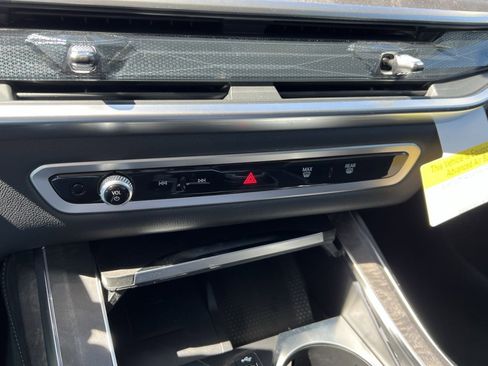 New 2026 BMW X7 xDrive40i AWD/4WD image 15
