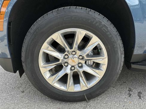 New 2026 Chevrolet Suburban Premier image 12