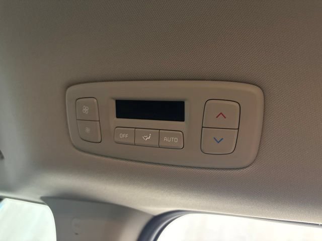 Used 2025 Kia Carnival FWD image 33