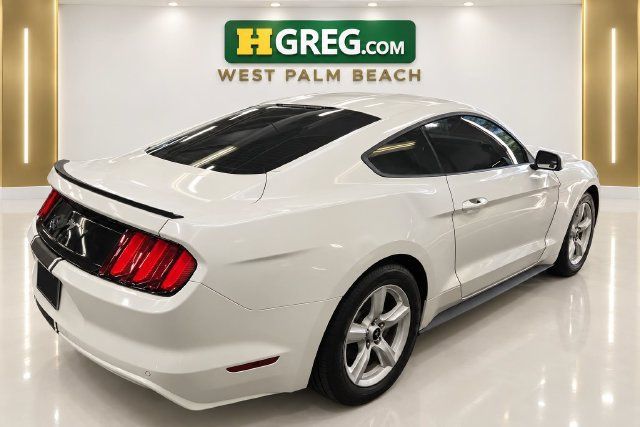 Used 2017 Ford Mustang Coupe RWD image 4