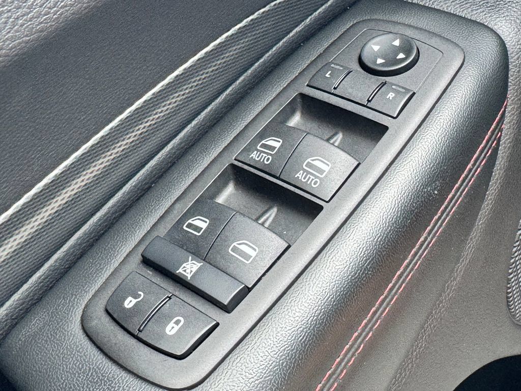 Used 2025 Dodge Durango GT AWD/4WD image 33