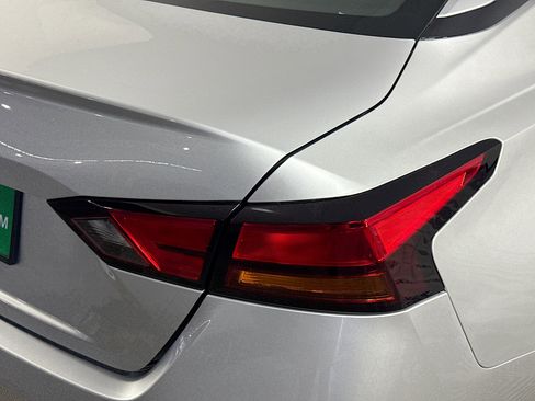 Used 2024 Nissan Altima 2.5 S image 34