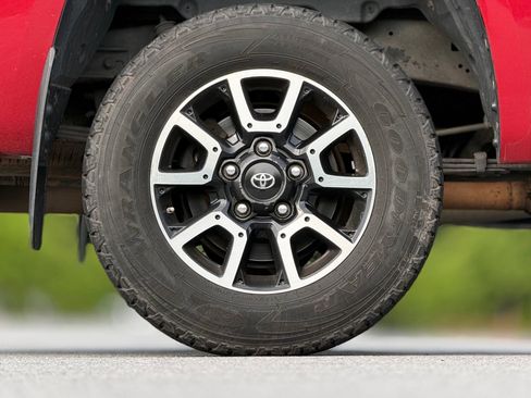 Used 2017 Toyota Tundra SR5 AWD/4WD image 18