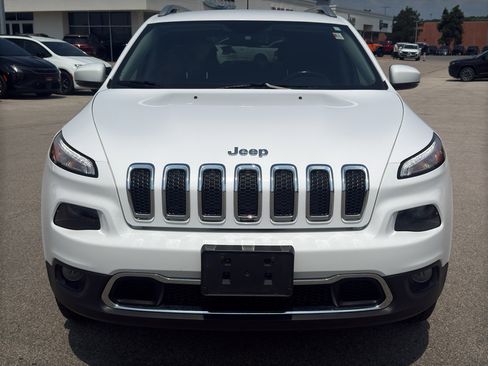 Used 2018 Jeep Cherokee Limited w/ Trailer Tow Group AWD/4WD image 3