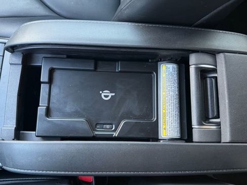 Used 2021 Toyota Highlander XLE image 20