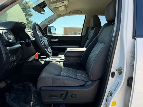 Used 2019 Toyota Tundra SR5 w/ Convenience Package AWD/4WD image 11