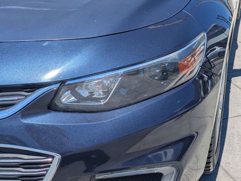 Used 2017 Chevrolet Malibu LT FWD image 12