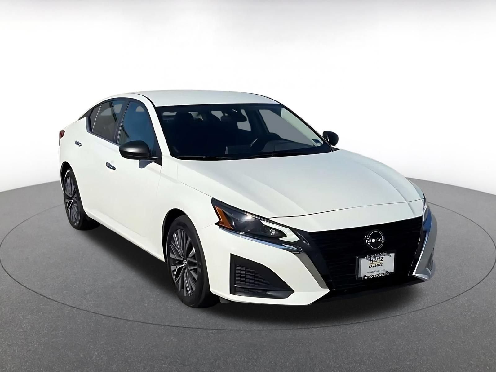 Used 2025 Nissan Altima 2.5 SV FWD image 3