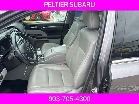Used 2017 Toyota Highlander Limited Platinum image 7