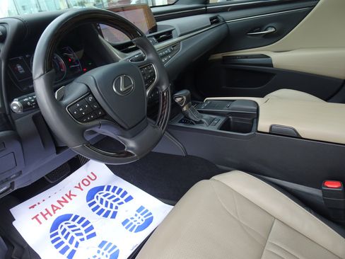 Used 2020 Lexus ES 350 w/ Accessory Package FWD image 12
