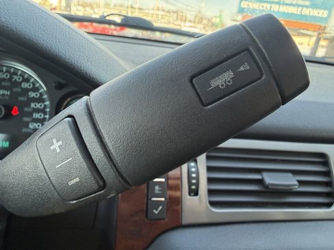 Used 2013 Chevrolet Suburban LT w/ Luxury Package image 30