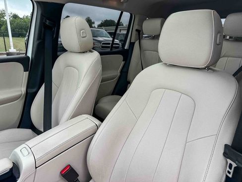 Used 2021 Mercedes-Benz GLB 250 image 14